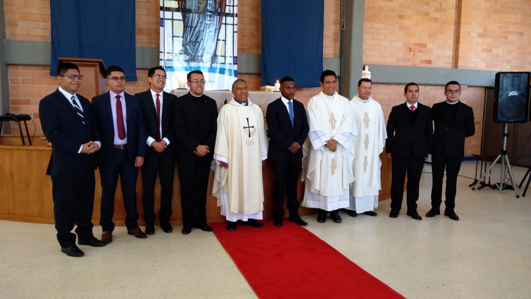 New Colombian Brother Professes First Vows